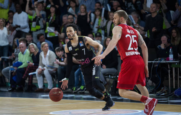 请赛为高尔 请赛为高尔