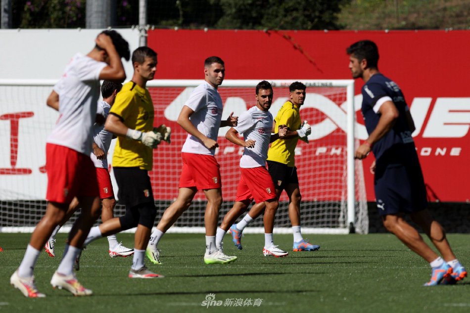 基缺席的两 基缺席的两