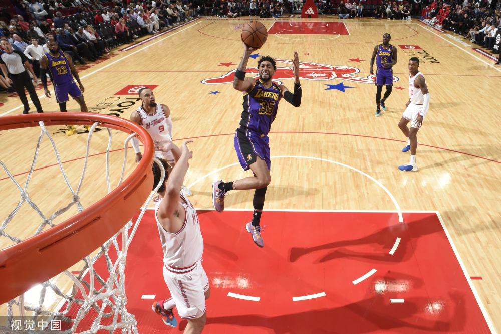 八人得分上 八人得分上